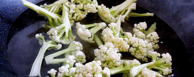 缤纷花菜怎样做 缤纷花菜做法