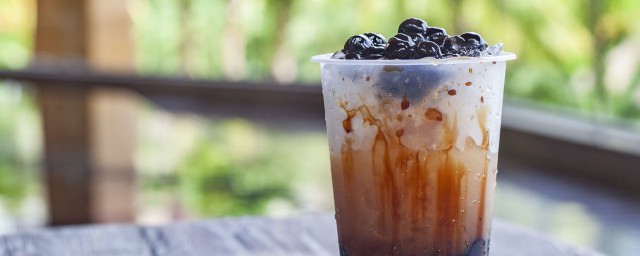 奶茶没开封放冰箱第二天能喝吗 奶茶没开封放冰箱会怎样样