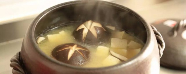 煲汤用什么技巧去油 煲汤去油的方式有哪些