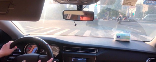 手动挡车子掉头技巧教程 手动挡车子掉头技巧分享