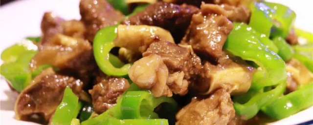 煎青椒鸡块怎么做 制作煎青椒鸡块的要领