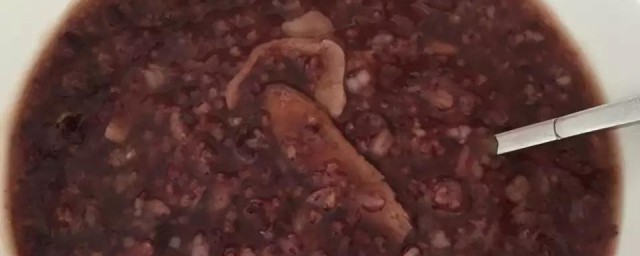 黑小米粥的功效与作用及食用办法 黑小米粥的功效与作用及食用要领是什么