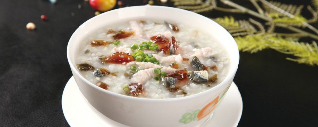 美味早餐的做法 美味早餐皮蛋瘦肉粥做法