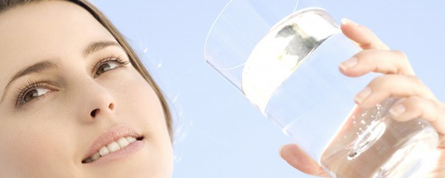 什么技巧可以快速把冰变成水 怎样快速把冰变成水