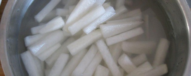 腌萝卜水的要领 腌萝卜方法如下