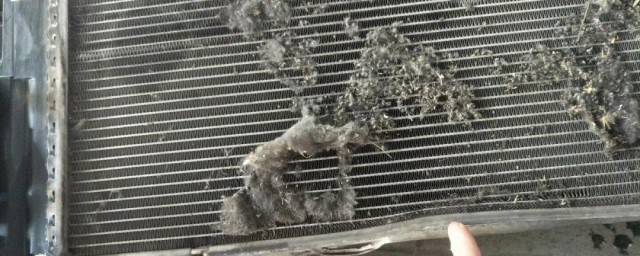 空调冷凝器如何清洗 怎么清洗空调冷凝器