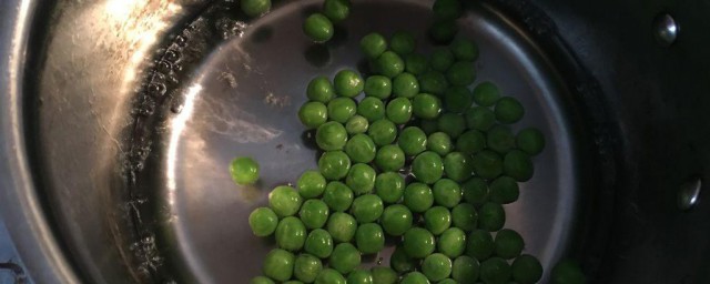 炒青豆用焯水吗 炒青豆需要用焯水吗