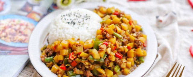 土豆肉末盖浇饭 怎样做土豆肉末盖浇饭