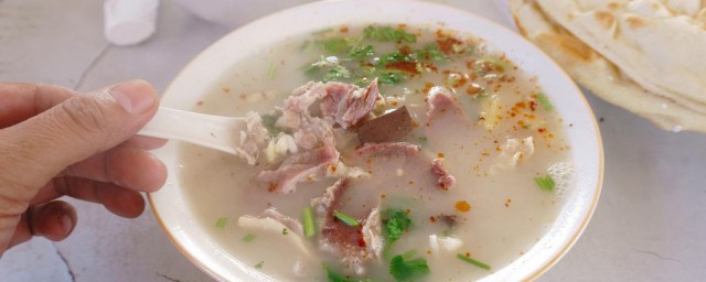 冻羊肉怎样做羊肉汤好喝 冻羊肉做羊肉汤技巧