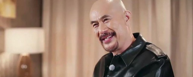 徐锦江是不是迈克的伴舞 徐锦江当过迈克的伴舞吗