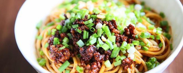 杂面条怎样炒好吃又简单 简单好吃的杂面条怎样炒