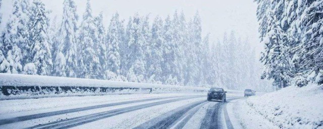 冰雪路面开车方法 冰雪路面如何开车