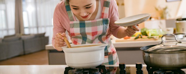 银耳鸡汤的做法 如何做银耳鸡汤