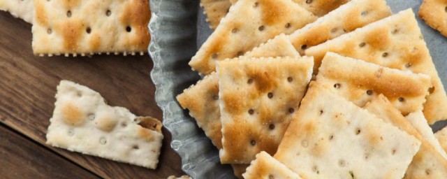 苏打饼干怎样做 苏打饼干做法简介