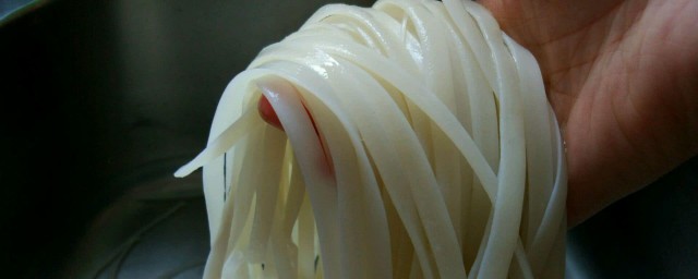 怎样做河粉才不粘锅 河粉不粘锅做法