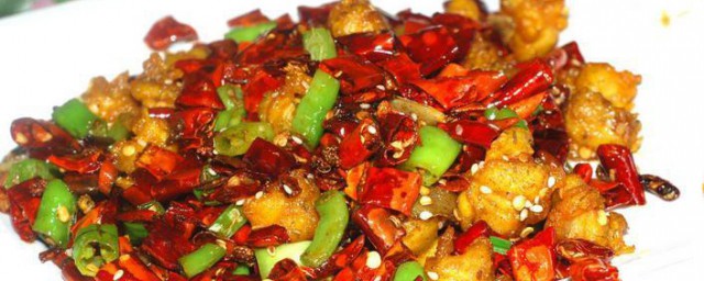 青椒辣子鸡块怎样做好吃 制作青椒辣子鸡块的技巧