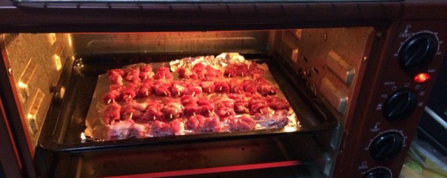 烤箱烤羊肉片的方式 烤箱烤羊肉片的要领步骤