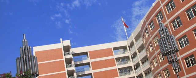 描写大学校园丰富生活的句子 怎样描写大学校园生活