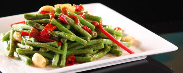 蒜炒豇豆次序 做蒜炒豇豆技巧