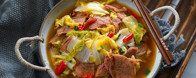 牛肉炖白菜精确技巧 牛肉炖大白菜做法