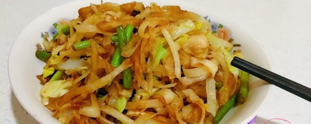 圆白菜焖饼做法诀窍 做圆白菜焖饼教程