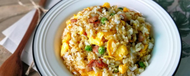 川味蛋炒饭制作要领 川味蛋炒饭如何做