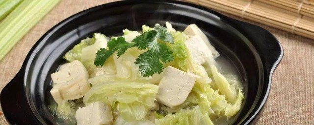 冻白菜炖豆腐怎么做 怎么做冻白菜炖豆腐