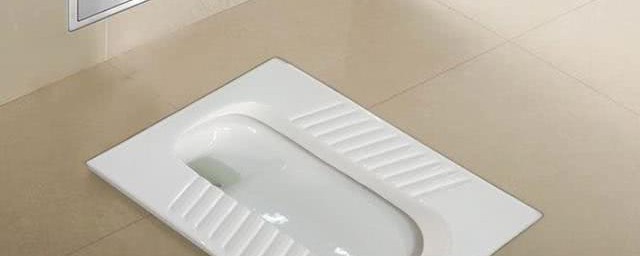 蹲坑厕所堵住了疏通最简单技巧 怎样解决蹲坑厕所堵住了
