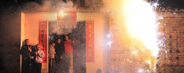 2023初一快乐的春节日记500字左右 关于2023初一快乐的春节日记500字