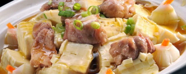 白菜豆腐煲怎样做的好吃 白菜炖豆腐的做法