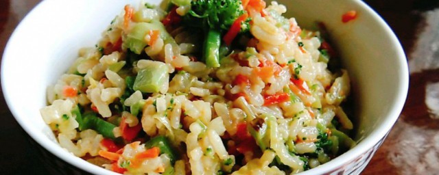 蔬菜炒饭的做法 青菜炒饭的做法