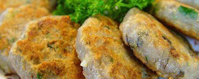 煎鲮鱼饼怎样做 煎鲮鱼饼的做法次序