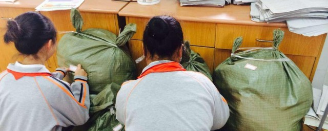 小孩旧衣服怎样回收处理 小孩旧衣服的处理技巧