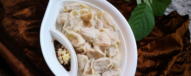 在家怎样做好吃的羊肉芹菜饺子 在家怎样做好吃的羊肉芹菜饺子