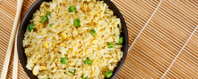 圣诞炒饭做法诀窍 圣诞炒饭怎样做呢