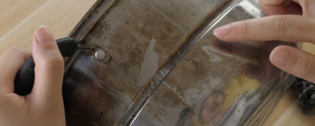 不锈钢表面污渍怎样处理 不锈钢表面污渍处理的技巧