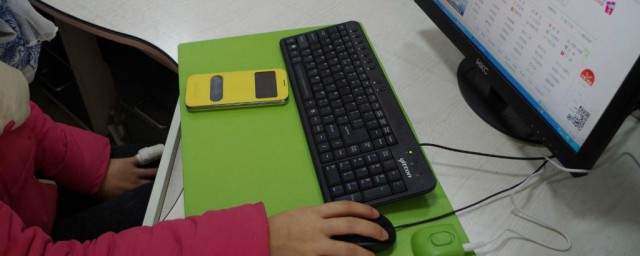 暖桌垫安全吗 暖桌垫使用时安全吗