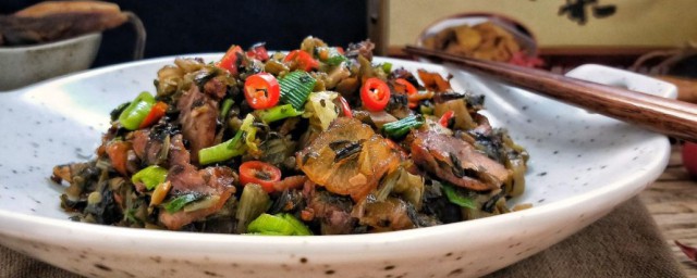 泡菜炒腊肉怎么弄 做泡菜炒腊肉步骤