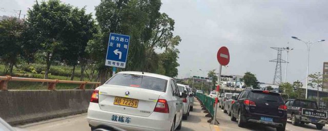 路上练车发朋友圈的句子 学车发朋友圈的句子有哪些