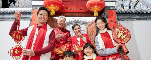 过年穿新衣搭配技巧 怎样在过年穿新衣服