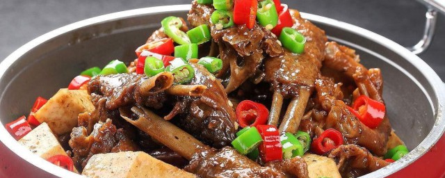 怎样做家常红烧鹅肉 家常红烧鹅肉的做法