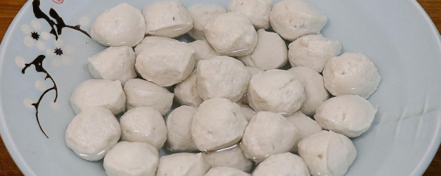 怎样用蒸米和鱼肉做鱼丸 鱼丸怎样做