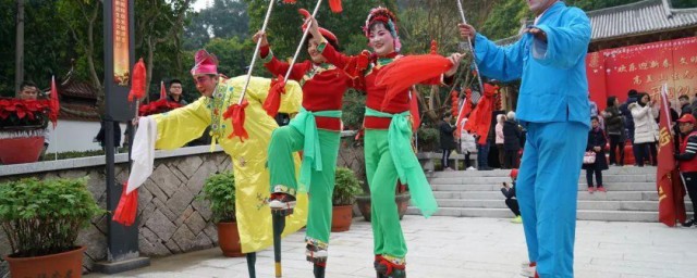 春节为什么要踩高跷 春节踩高跷的传统是怎么来的