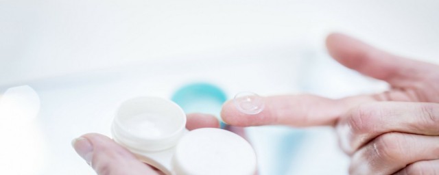 隐形眼镜戴着累了怎样办 眼睛过度疲劳缓解技巧分享