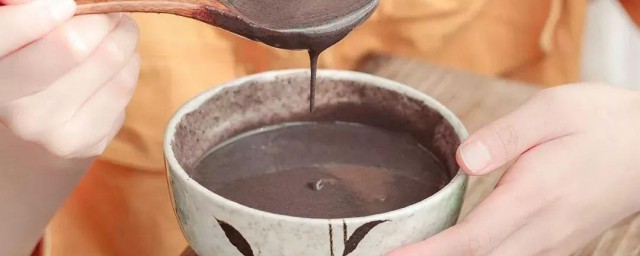 黑芝麻糊用温水冲还是开水冲 黑芝麻糊冲泡要领介绍