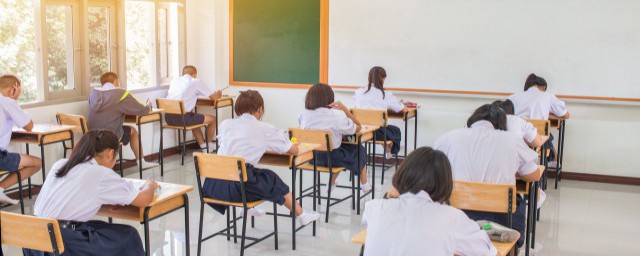 山意冲寒欲放梅的意思 山意冲寒欲放梅的意思是什么