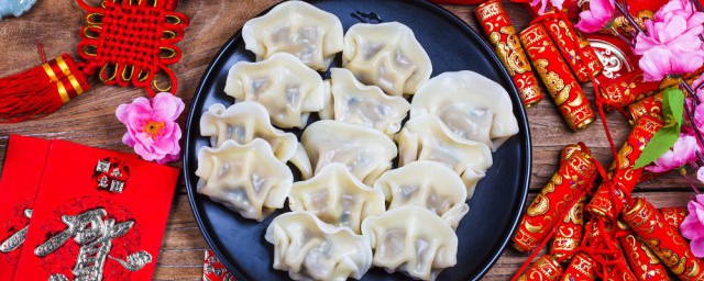 年夜饭必须吃哪几个菜 年夜饭必吃的才有哪些