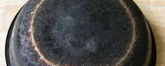 煤气烧的锅很黑是什么原因 煤气烧的锅很黑是怎样回事