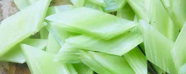 莴苣如何切成菱形片 莴苣切成菱形片的办法介绍