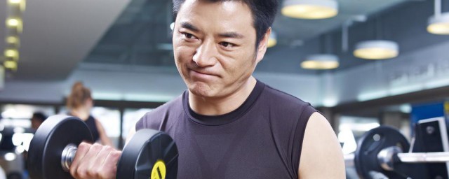 练哑铃二头肌锻炼要领 练哑铃二头肌锻炼要领如下